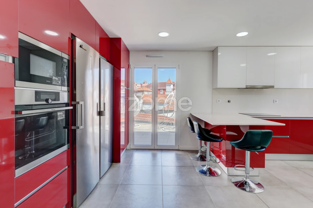 Apartamento T5 para Venda em Sacavém e Prior Velho Foto 13