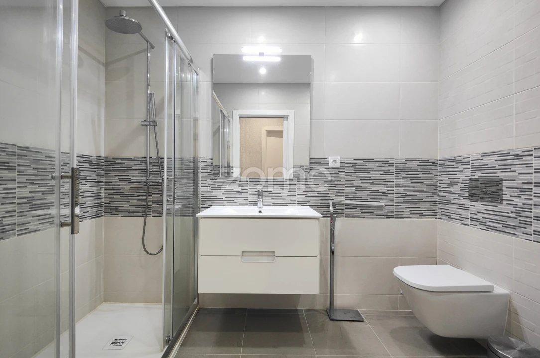 Apartamento T5 para Venda em Sacavém e Prior Velho Foto 40