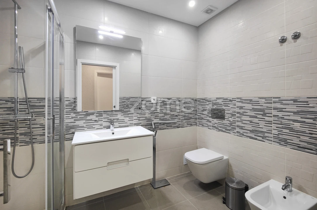 Apartamento T5 para Venda em Sacavém e Prior Velho Foto 41