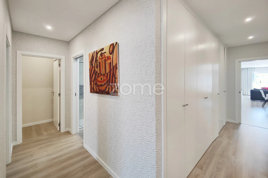 Apartamento T5 para Venda em Sacavém e Prior Velho Foto 45