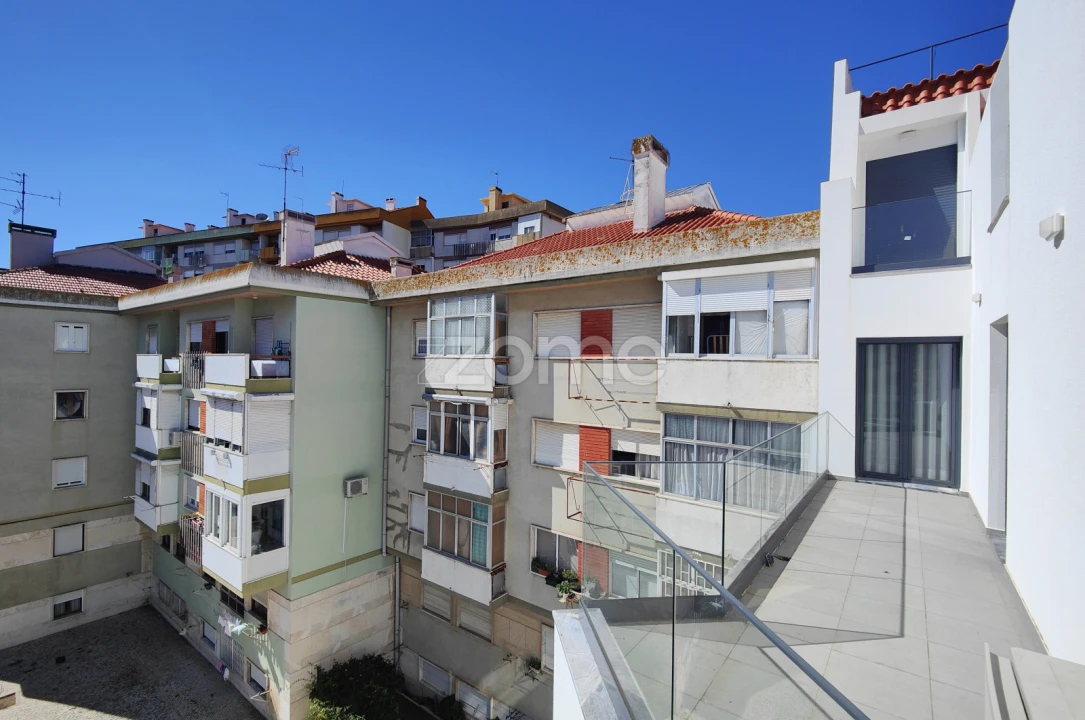 Apartamento T5 para Venda em Sacavém e Prior Velho Foto 50
