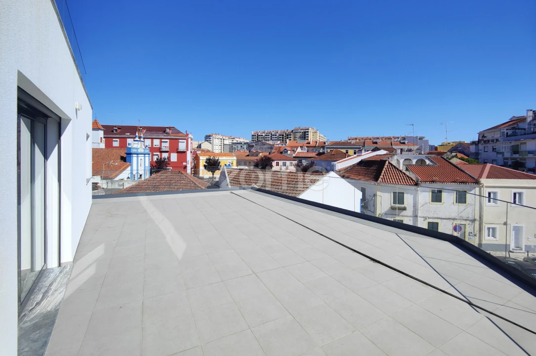 Apartamento T5 para Venda em Sacavém e Prior Velho Foto 51