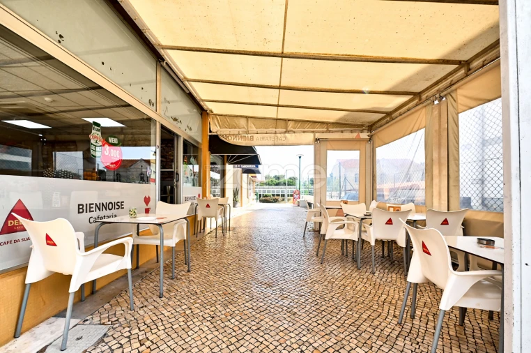 Negócio para Venda em Carcavelos e Parede Foto 3