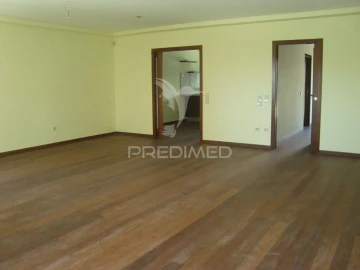 Moradia T4 para Venda em Mafamude e Vilar do Paraíso