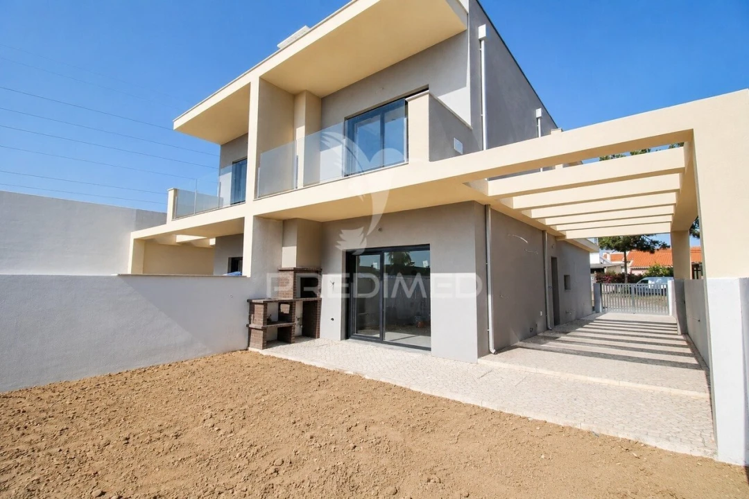 Moradia T3 para Venda em Fernao Ferro Foto 1