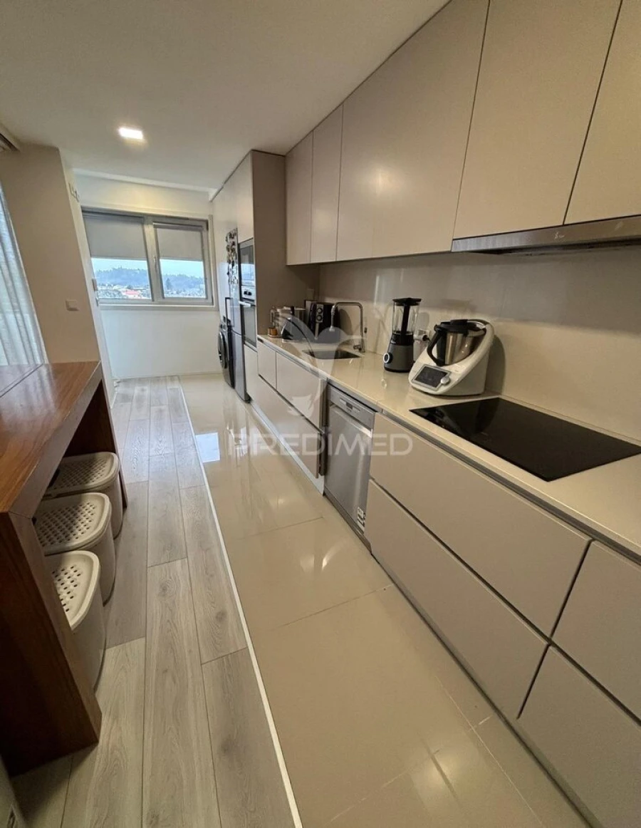 Apartamento T3 para Venda em Ferreiros e Gondizalves Foto 7