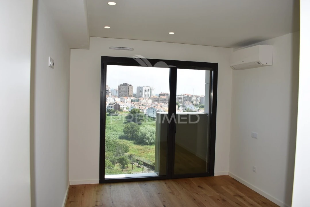 Apartamento T1 para Venda em Mafamude e Vilar do Paraíso Foto 2