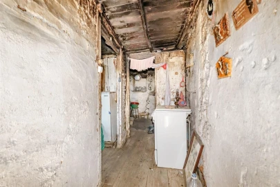 Moradia T1 para Venda em Peso e Vales do Rio