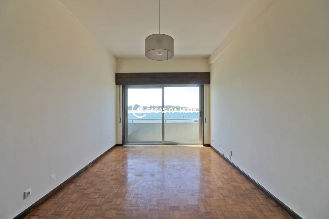 Apartamento T2 para Arrendamento em Aldoar, Foz do Douro e Nevogilde Foto 4