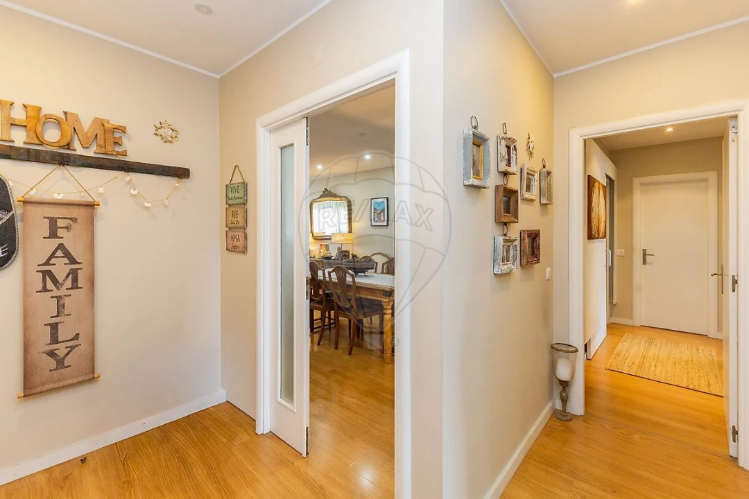 Apartamento T3 para Venda em Moreira Foto 3