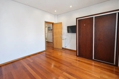Moradia T4 para Venda em Aver-O-Mar, Amorim e Terroso
