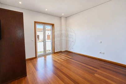 Moradia T4 para Venda em Aver-O-Mar, Amorim e Terroso