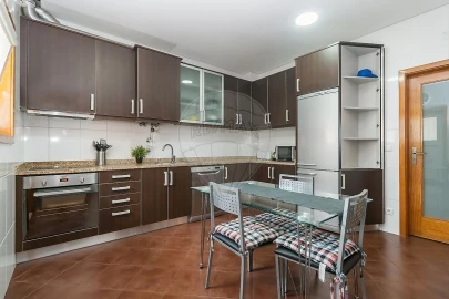Moradia T4 para Venda em Aver-O-Mar, Amorim e Terroso
