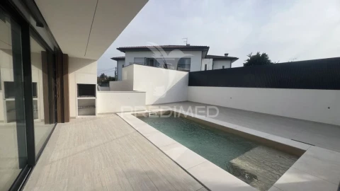Moradia T3 para Venda em Turiz