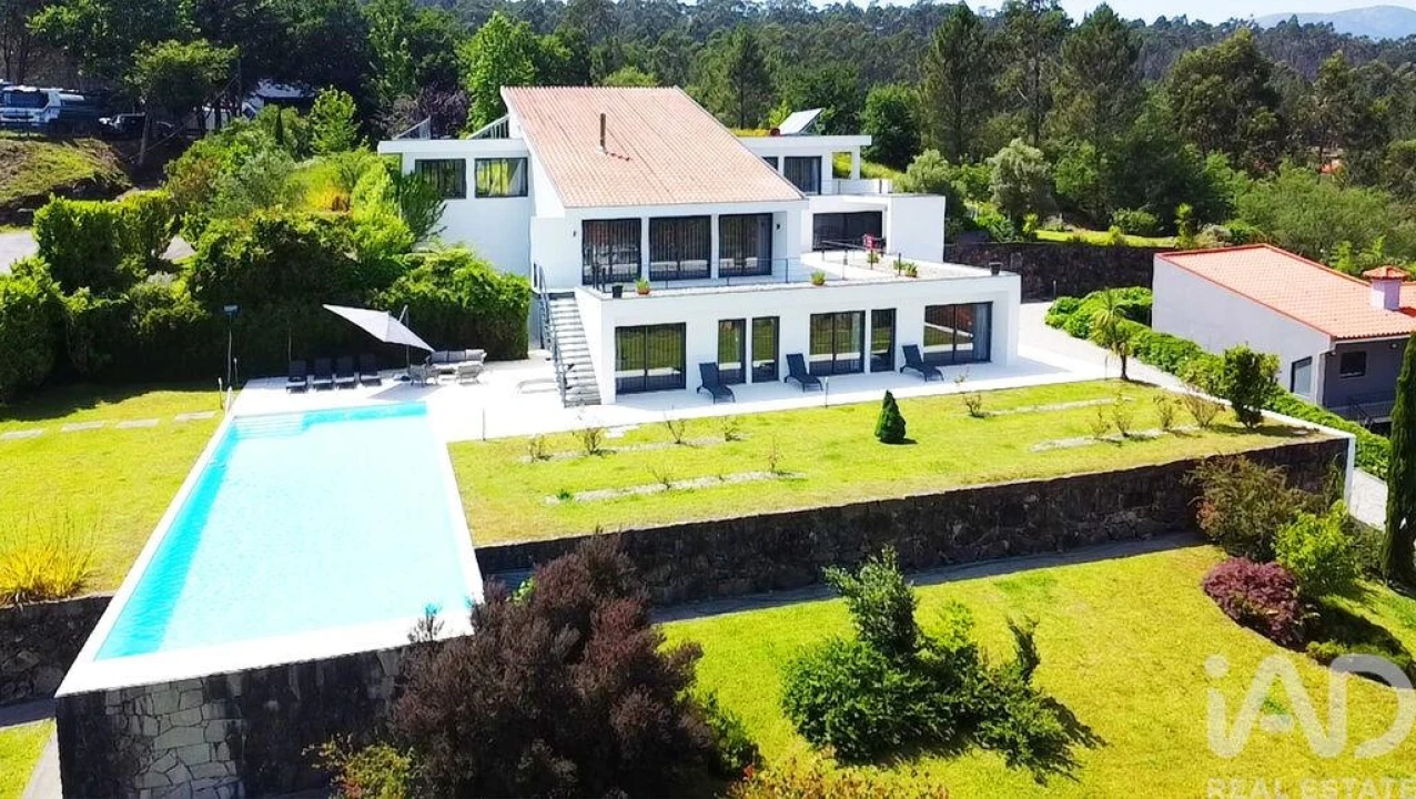 Moradia T5 para Venda em São Pedro de Arcos Foto 1
