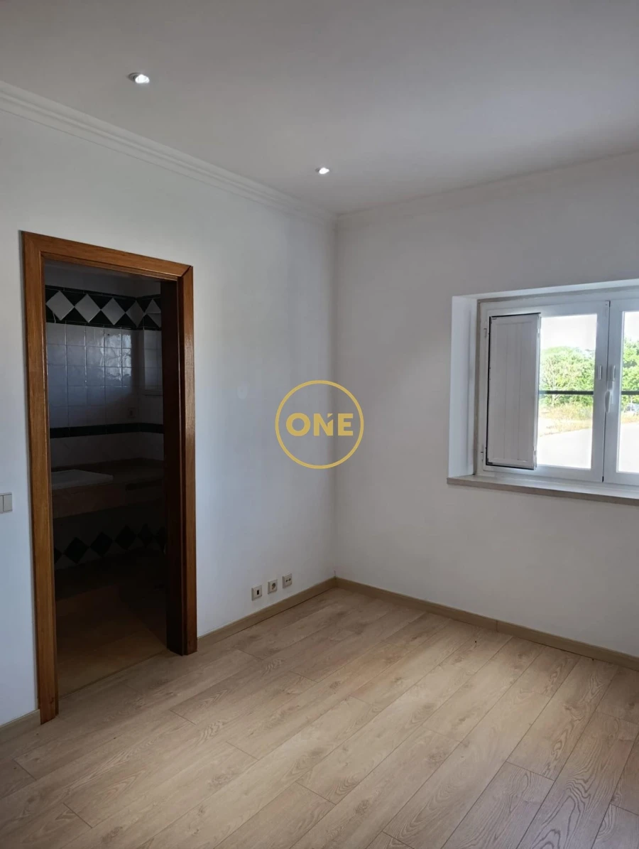 Quinta T3 para Venda em Santa Maria e São Miguel, São Martinho, São Pedro Penaferrim Foto 8