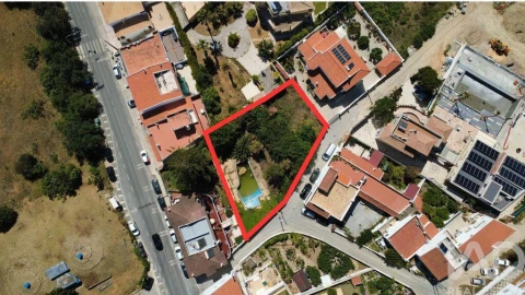 Terreno para Venda em Albufeira e Olhos de Água