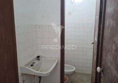 Armazém para Venda em Avelãs de Ambom e Rocamondo