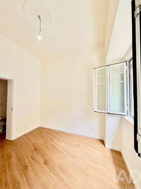 Apartamento T3 para Venda em Beato