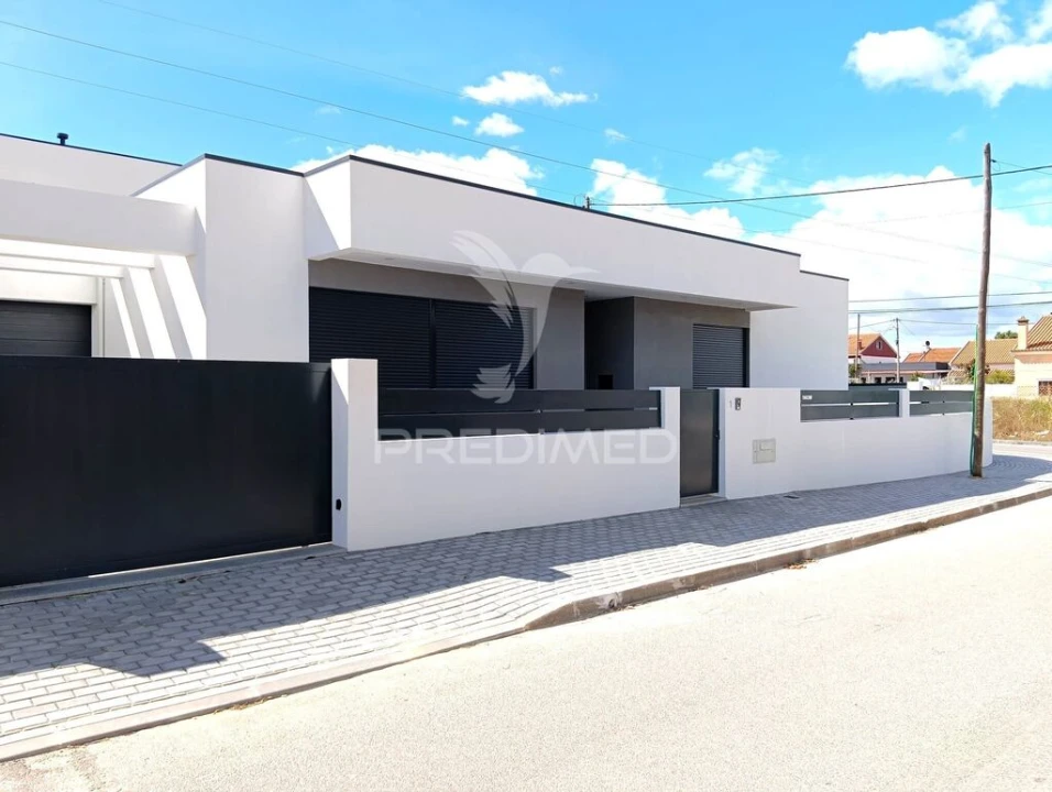 Moradia T3 para Venda em Fernao Ferro Foto 1