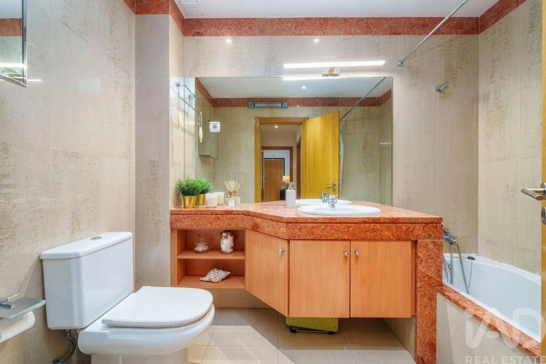 Apartamento T3 para Venda em Quarteira Foto 21
