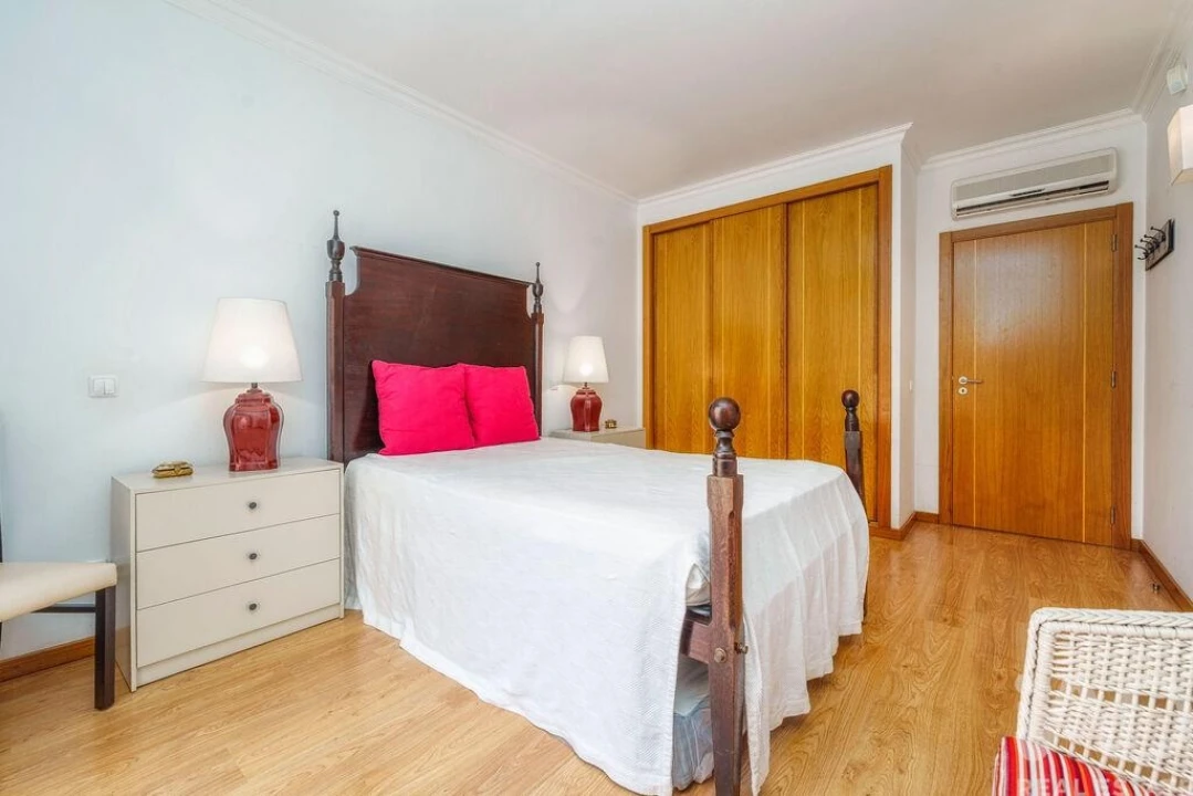 Apartamento T3 para Venda em Quarteira Foto 14