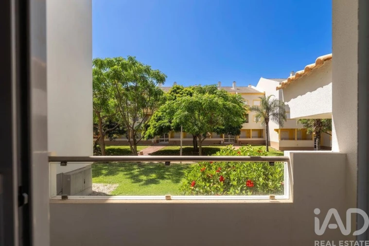 Apartamento T3 para Venda em Quarteira Foto 32