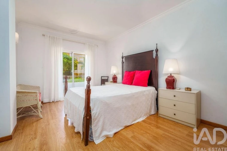 Apartamento T3 para Venda em Quarteira Foto 9