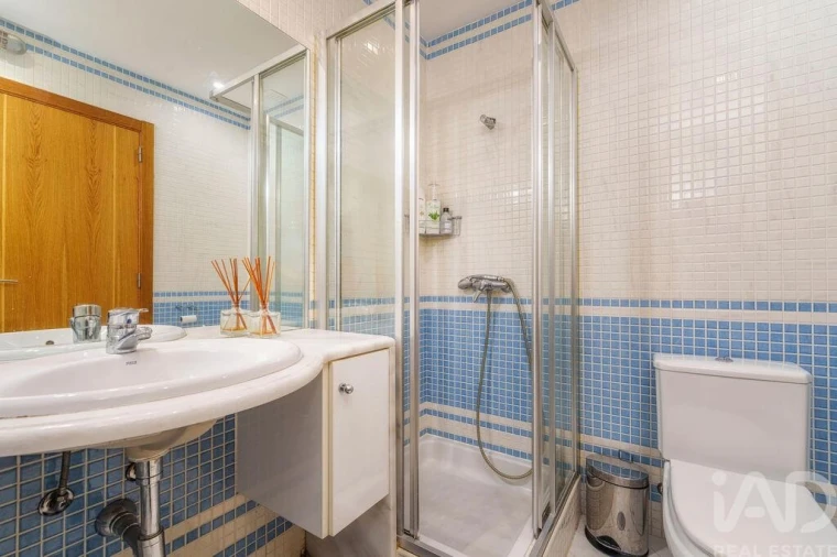 Apartamento T3 para Venda em Quarteira Foto 4