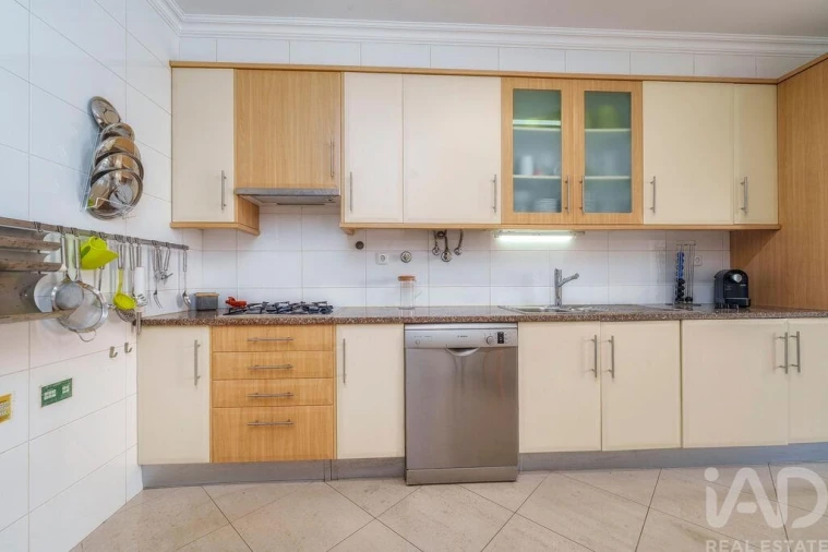 Apartamento T3 para Venda em Quarteira Foto 33