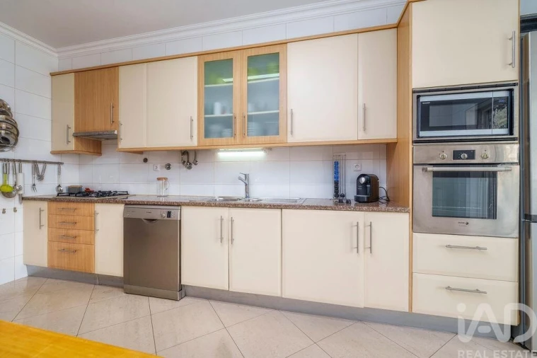 Apartamento T3 para Venda em Quarteira Foto 17