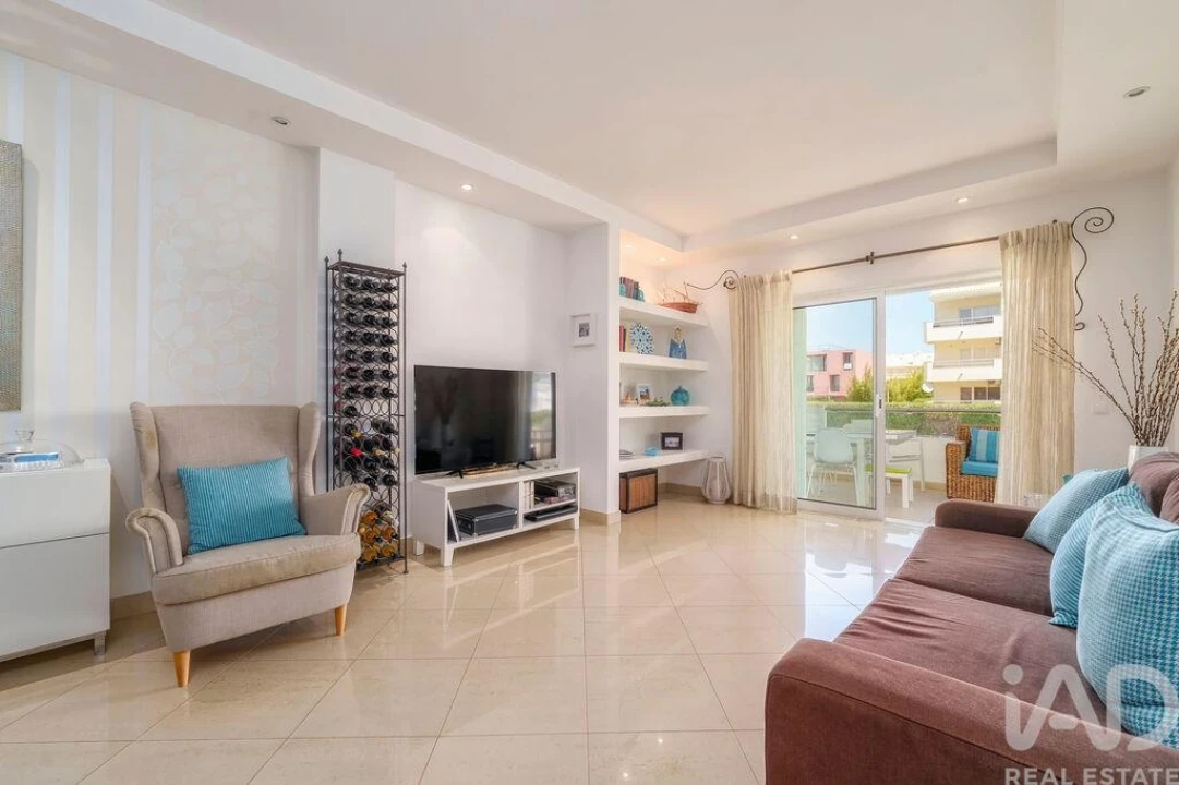 Apartamento T3 para Venda em Quarteira Foto 18