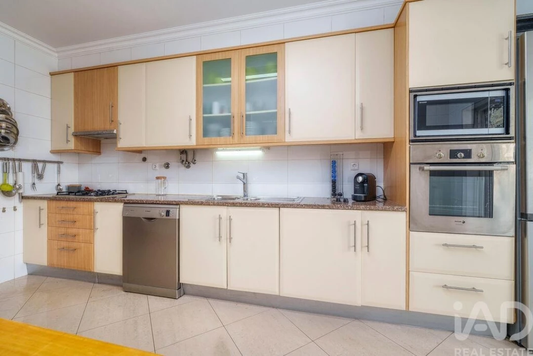 Apartamento T3 para Venda em Quarteira Foto 17