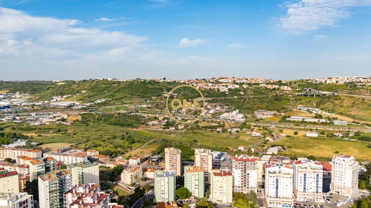 Apartamento T2 para Venda em Santo António dos Cavaleiros e Frielas Foto 18