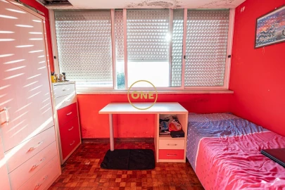 Apartamento T2 para Venda em Santo António dos Cavaleiros e Frielas