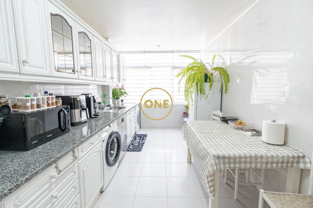 Apartamento T2 para Venda em Santo António dos Cavaleiros e Frielas Foto 2