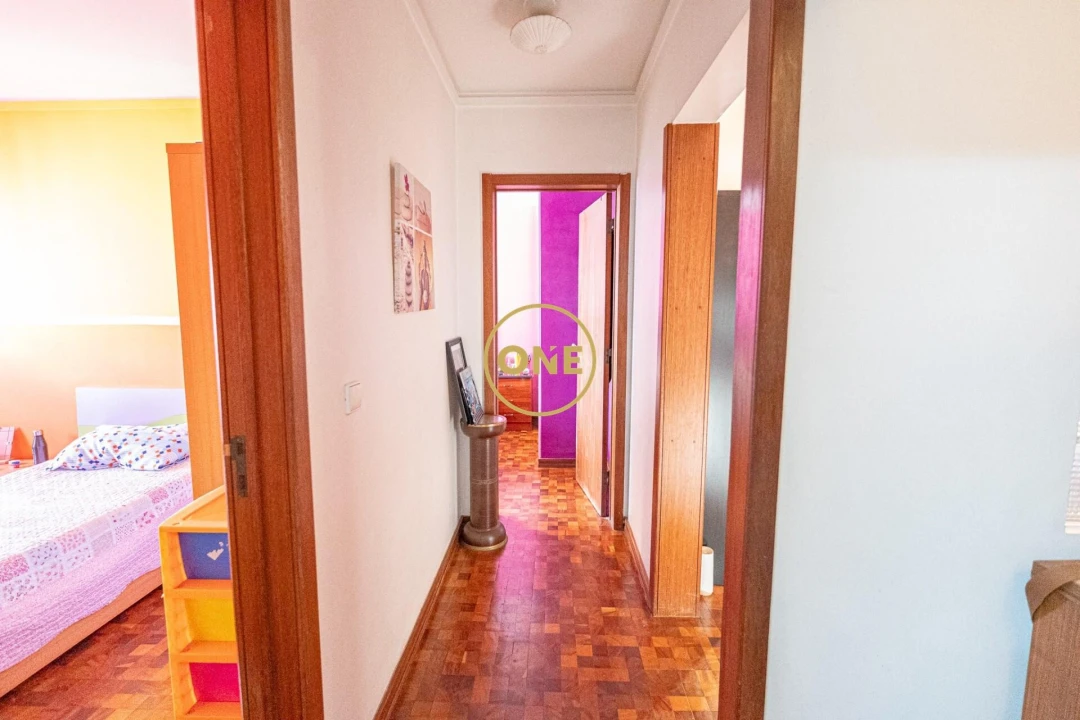 Apartamento T2 para Venda em Santo António dos Cavaleiros e Frielas Foto 3