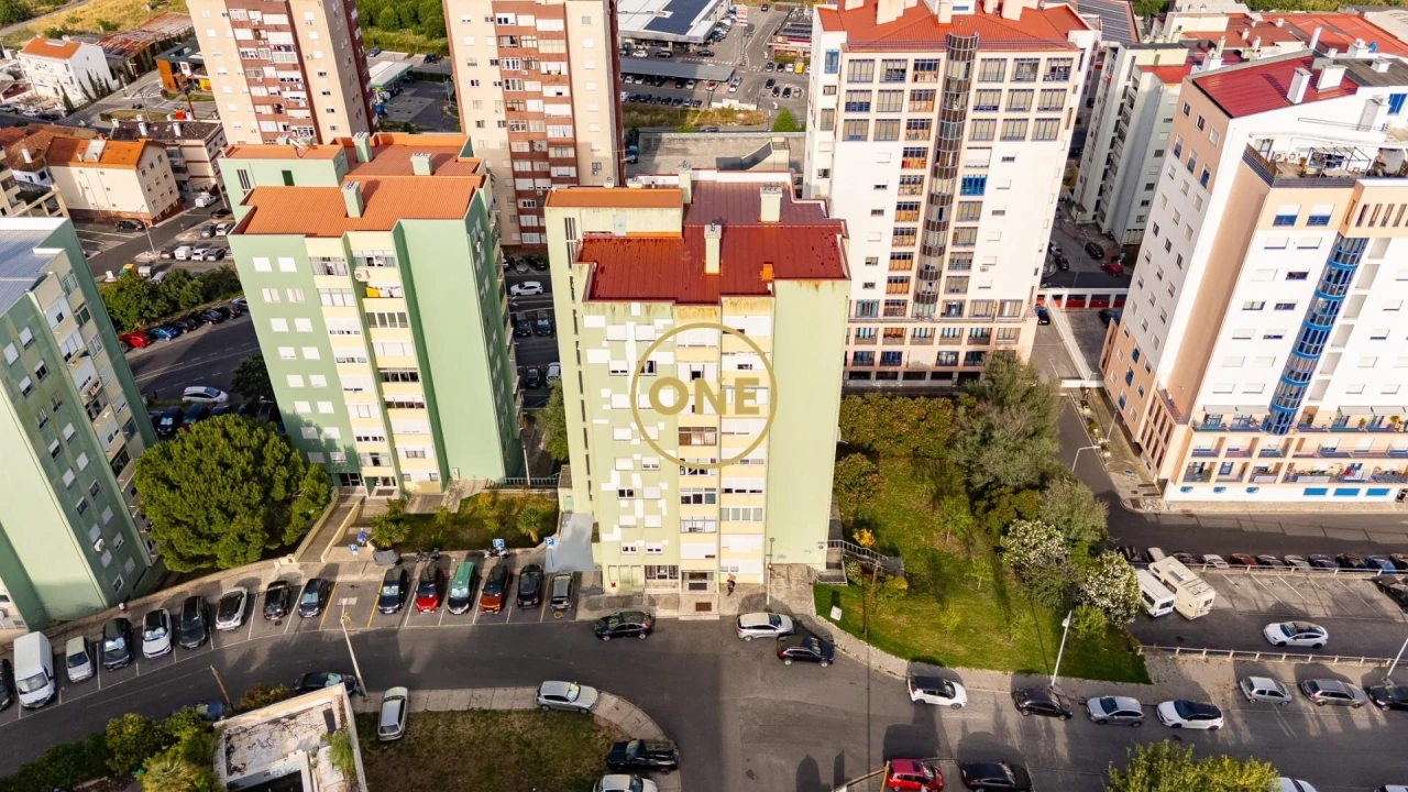 Apartamento T2 para Venda em Santo António dos Cavaleiros e Frielas Foto 16