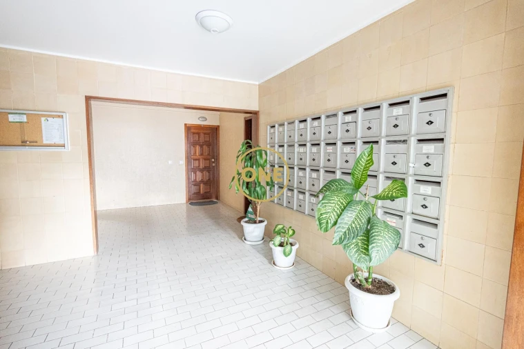 Apartamento T2 para Venda em Santo António dos Cavaleiros e Frielas Foto 23