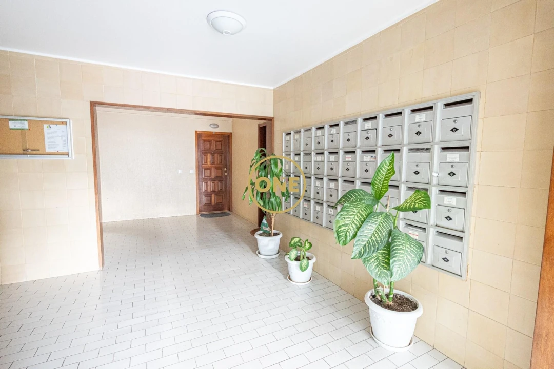 Apartamento T2 para Venda em Santo António dos Cavaleiros e Frielas Foto 23