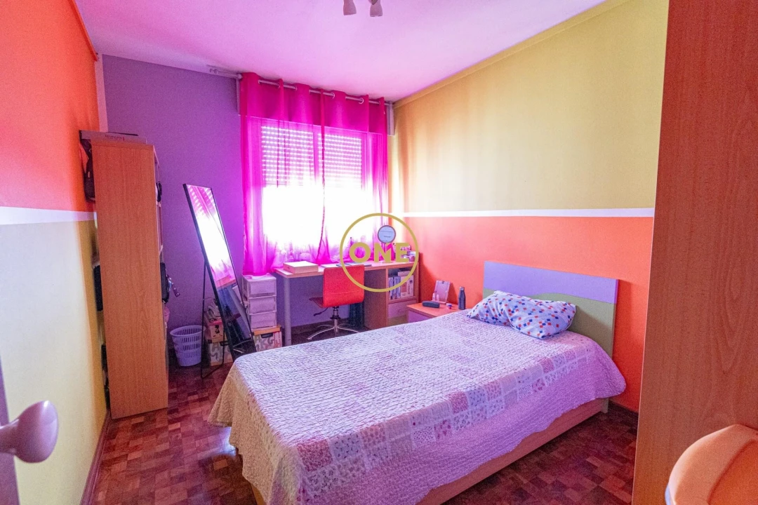 Apartamento T2 para Venda em Santo António dos Cavaleiros e Frielas Foto 8