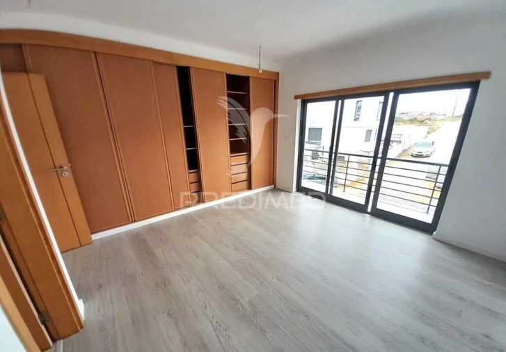 Moradia T5 para Venda em Laranjeiro e Feijó Foto 15