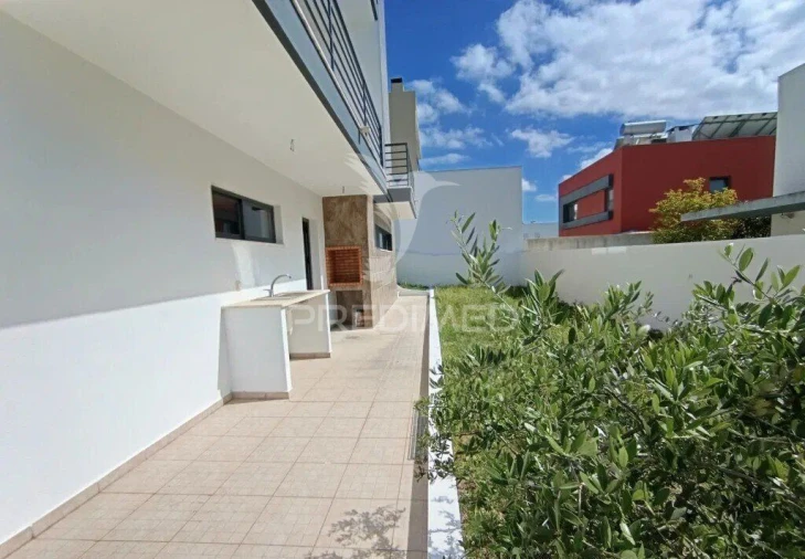 Moradia T5 para Venda em Laranjeiro e Feijó Foto 19