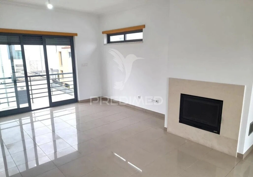 Moradia T5 para Venda em Laranjeiro e Feijó Foto 14