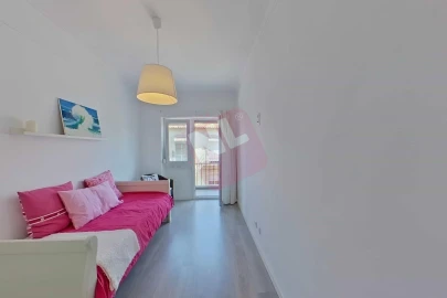 Apartamento T3 para Arrendamento em Pontinha e Famões