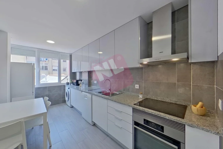 Apartamento T3 para Arrendamento em Pontinha e Famões Foto 7