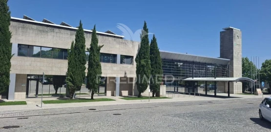 Prédio para Venda em Avelãs de Ambom e Rocamondo