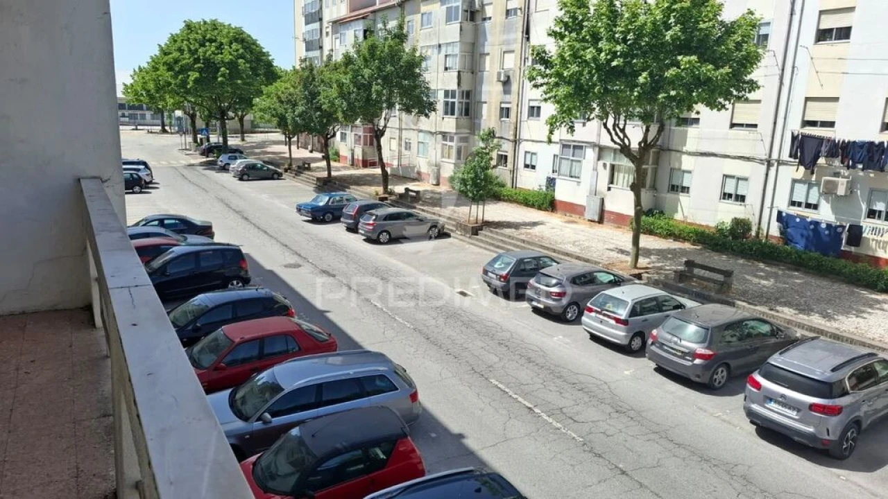 Prédio para Venda em Avelãs de Ambom e Rocamondo Foto 4