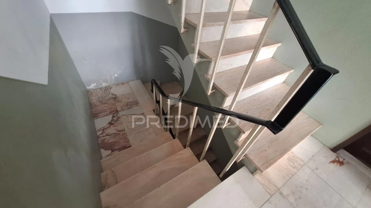 Prédio para Venda em Avelãs de Ambom e Rocamondo Foto 16