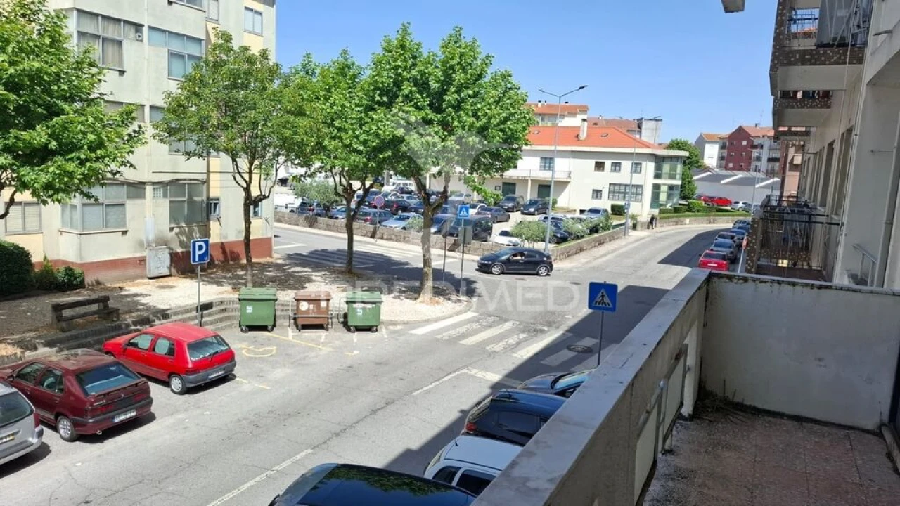 Prédio para Venda em Avelãs de Ambom e Rocamondo Foto 3